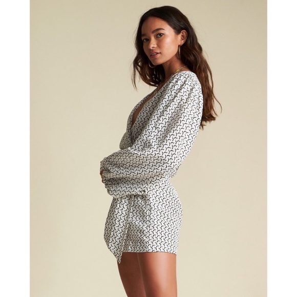 Billabong x Sincerely Jules Wrapped in Love Wrap Puff Long Sleeve Blouse Top - Picture 10 of 12